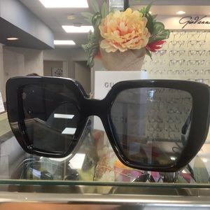 Womens’ Gucci Designer Sunglasses